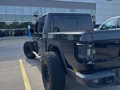 Used 2021 Jeep Gladiator Sport image 6