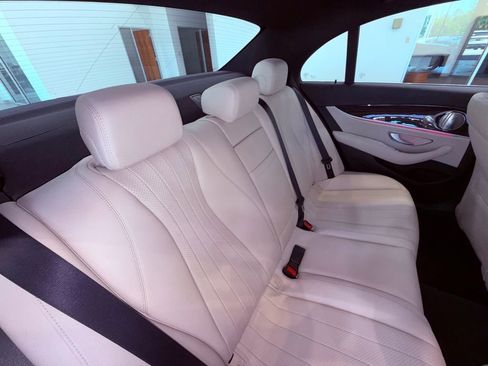 Used 2017 Mercedes-Benz E 300 image 11