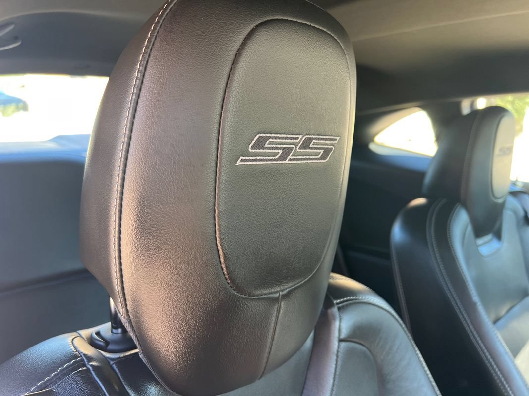 Used 2010 Chevrolet Camaro SS w/ RS Package RWD image 22