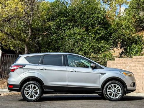 Used 2017 Ford Escape SE image 13