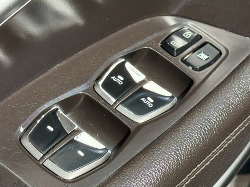 Used 2017 Hyundai Santa Fe Limited AWD/4WD image 25