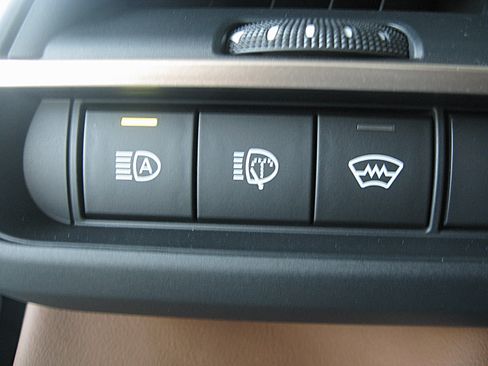 New 2025 Toyota Crown Signia image 16