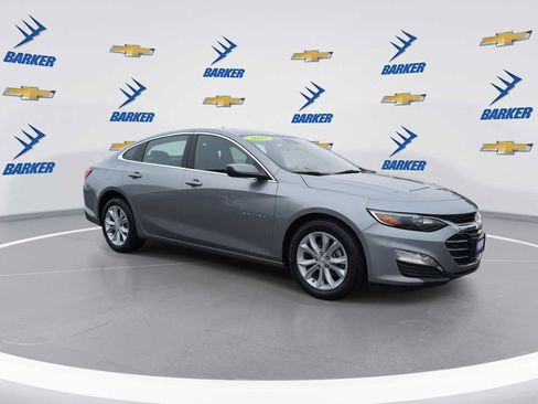 Used 2025 Chevrolet Malibu LT image 2