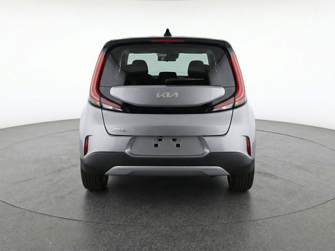 Used 2025 Kia Soul LX w/ LX Technology Package FWD image 7