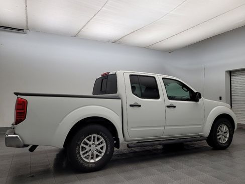 Used 2015 Nissan Frontier SV image 10