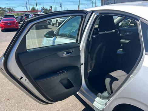 Used 2019 Kia Forte LXS FWD image 31