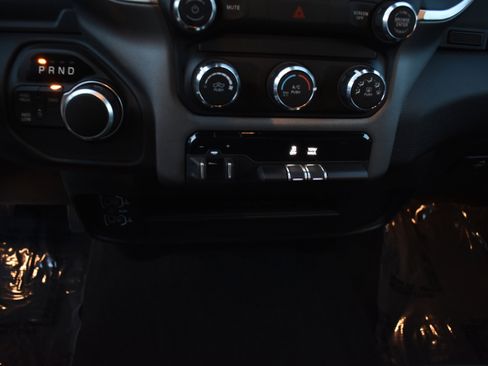 Used 2024 RAM 2500 Big Horn w/ Bed Utility Group image 10