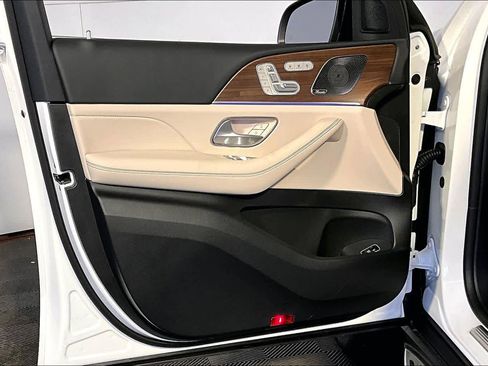 New 2026 Mercedes-Benz GLS 450 4MATIC image 11