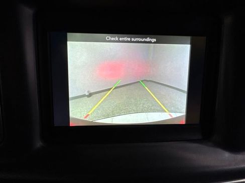 Used 2019 Dodge Charger SXT RWD image 2