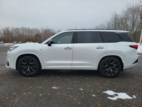 Used 2024 Lexus TX 500h AWD w/ Technology Package image 2