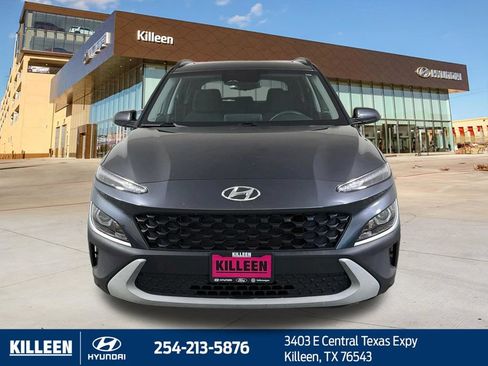Used 2022 Hyundai Kona SEL w/ Convenience Package FWD image 2