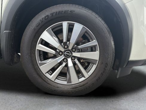 Used 2023 Nissan Pathfinder SL AWD/4WD image 26