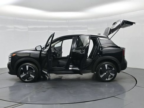 Used 2026 Nissan Kicks SR FWD image 39