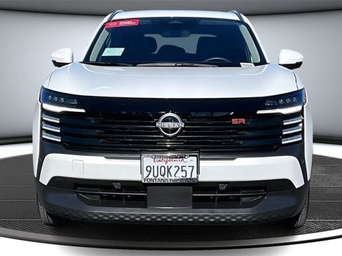 Certified 2025 Nissan Kicks SR image 2