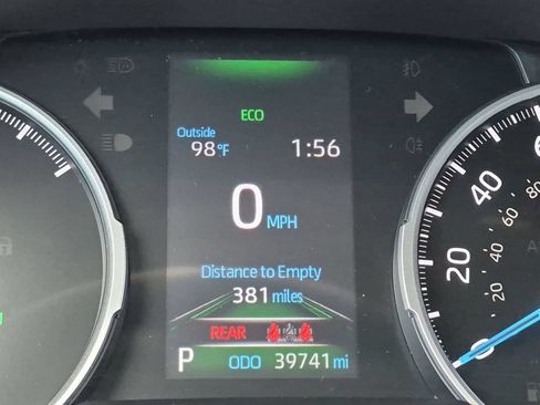 Used 2021 Toyota RAV4 LE AWD/4WD image 22