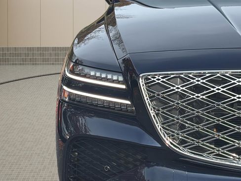 Certified 2025 Genesis GV80 3.5T Prestige AWD/4WD image 10