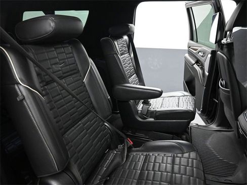 Used 2021 Cadillac Escalade ESV Premium Luxury Platinum image 23