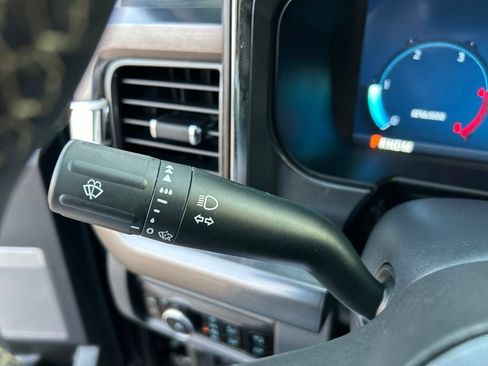 Used 2025 Ford F250 Lariat AWD/4WD image 19