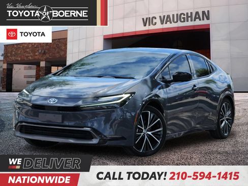 Used 2025 Toyota Prius XLE FWD image 1
