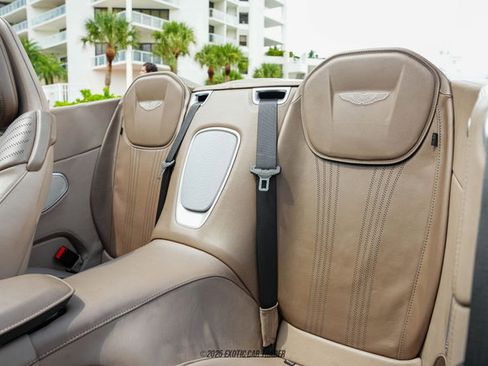 Used 2019 Aston Martin DB11 Volante image 36