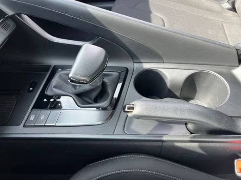 Used 2025 Hyundai Elantra Sport FWD image 22