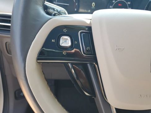 Used 2020 Lincoln Corsair Reserve w/ Appearance Package FWD image 12