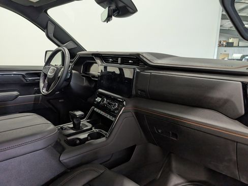 Used 2025 GMC Sierra 1500 AT4 w/ AT4 Premium Package image 17