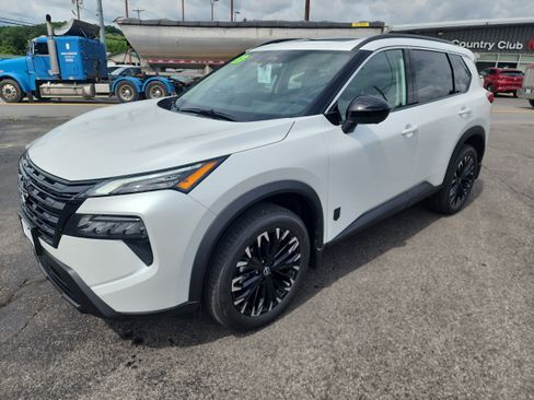 New 2026 Nissan Rogue Dark Armor AWD/4WD image 4