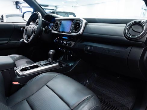 Used 2023 Toyota Tacoma Limited image 27