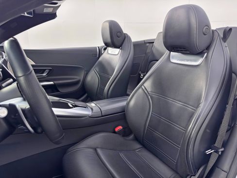 Used 2022 Mercedes-Benz SL 55 AMG 4MATIC w/ Driver Assistance Package image 44