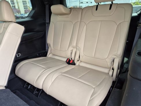 Used 2023 Jeep Grand Cherokee L Limited image 21