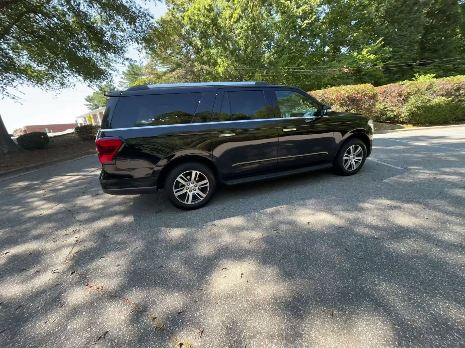 Used 2024 Ford Expedition Max Limited AWD/4WD image 13