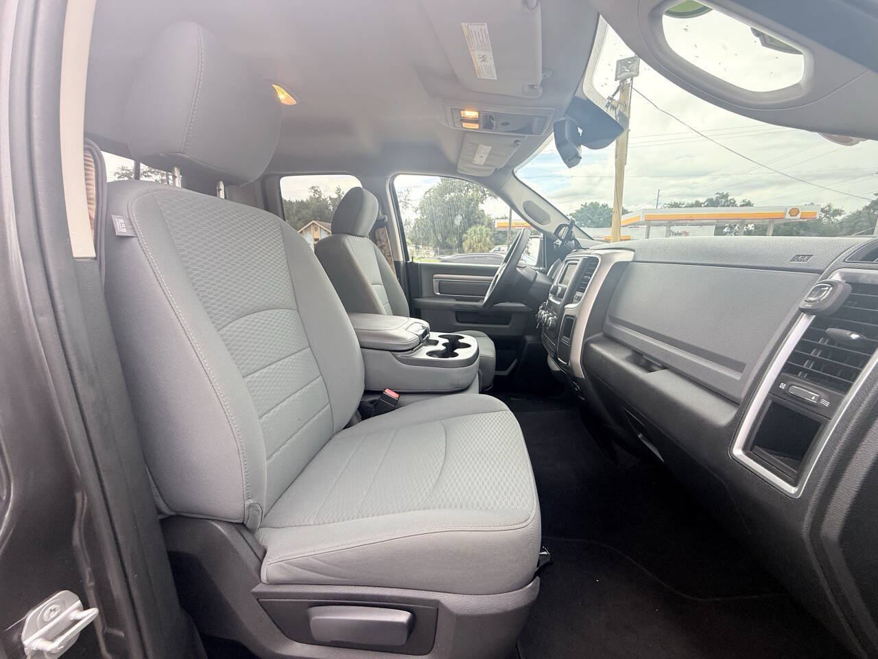 Used 2016 RAM 1500 Classic SLT RWD image 17