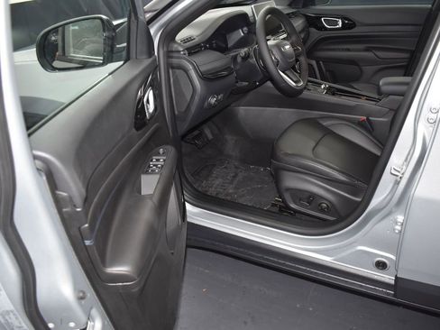 New 2026 Jeep Compass Limited w/ Sun, Sound & Navigation Group image 9