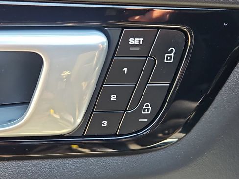 Certified 2022 Porsche Cayenne AWD/4WD image 20