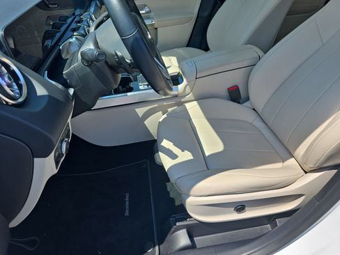Used 2020 Mercedes-Benz GLB 250 4MATIC image 15