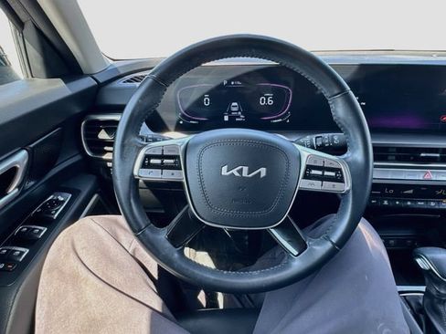 Used 2024 Kia Telluride S FWD image 11