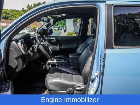 Used 2019 Toyota Tacoma TRD Sport AWD/4WD image 29
