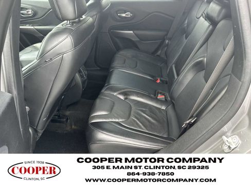 Used 2021 Jeep Cherokee Limited image 21