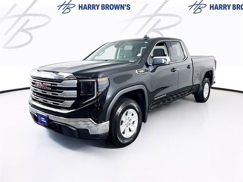 Used 2025 GMC Sierra 1500 SLE image 1