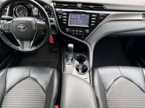 Used 2020 Toyota Camry SE FWD image 13