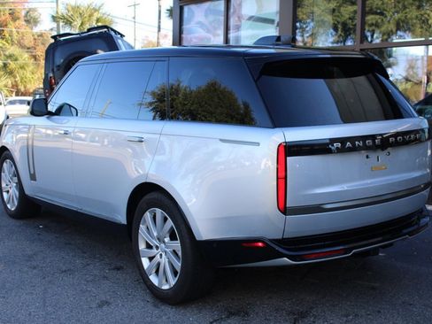 Certified 2024 Land Rover Range Rover Long Wheelbase SE image 9