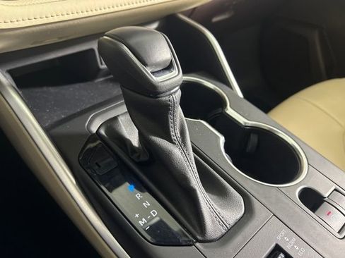 Used 2022 Toyota Highlander XLE image 24