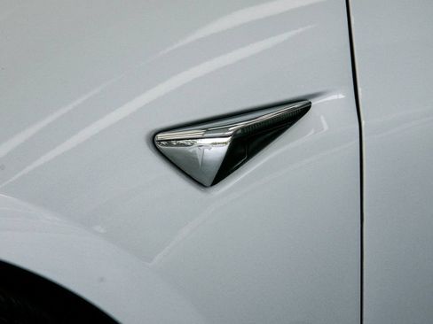 Used 2018 Tesla Model 3 Long Range AWD/4WD image 18