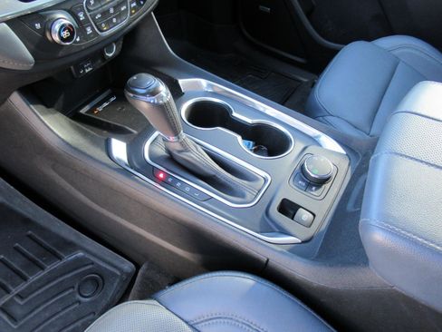 Used 2020 Chevrolet Traverse Premier image 21