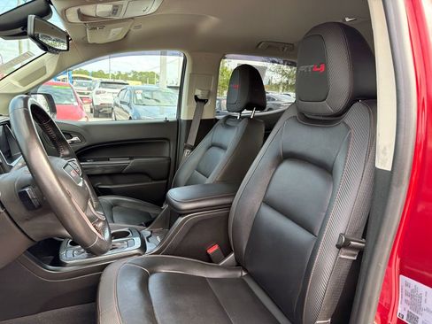 Used 2022 GMC Canyon AT4 w/ Driver Alert Package AWD/4WD image 16