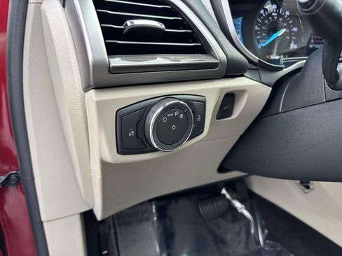 Used 2019 Ford Fusion SEL image 16