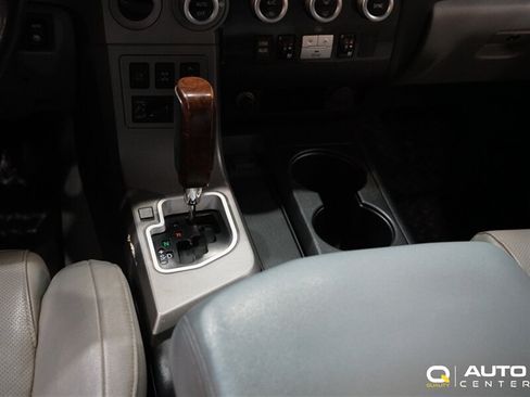 Used 2010 Toyota Sequoia Platinum AWD/4WD image 19