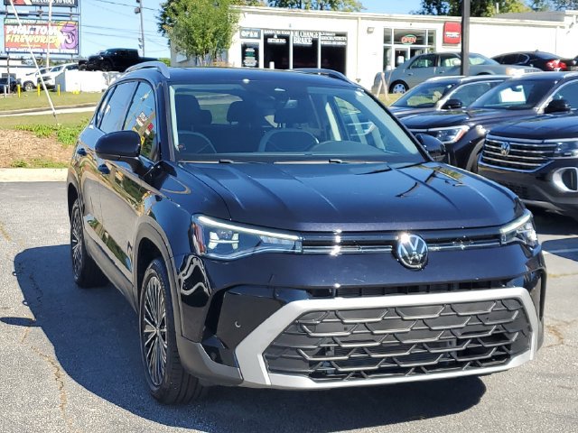 Certified 2025 Volkswagen Taos SE w/ Panoramic Sunroof Package FWD image 4
