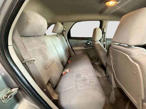Used 2005 Chevrolet Equinox LS w/ Preferred Equipment Group AWD/4WD image 21
